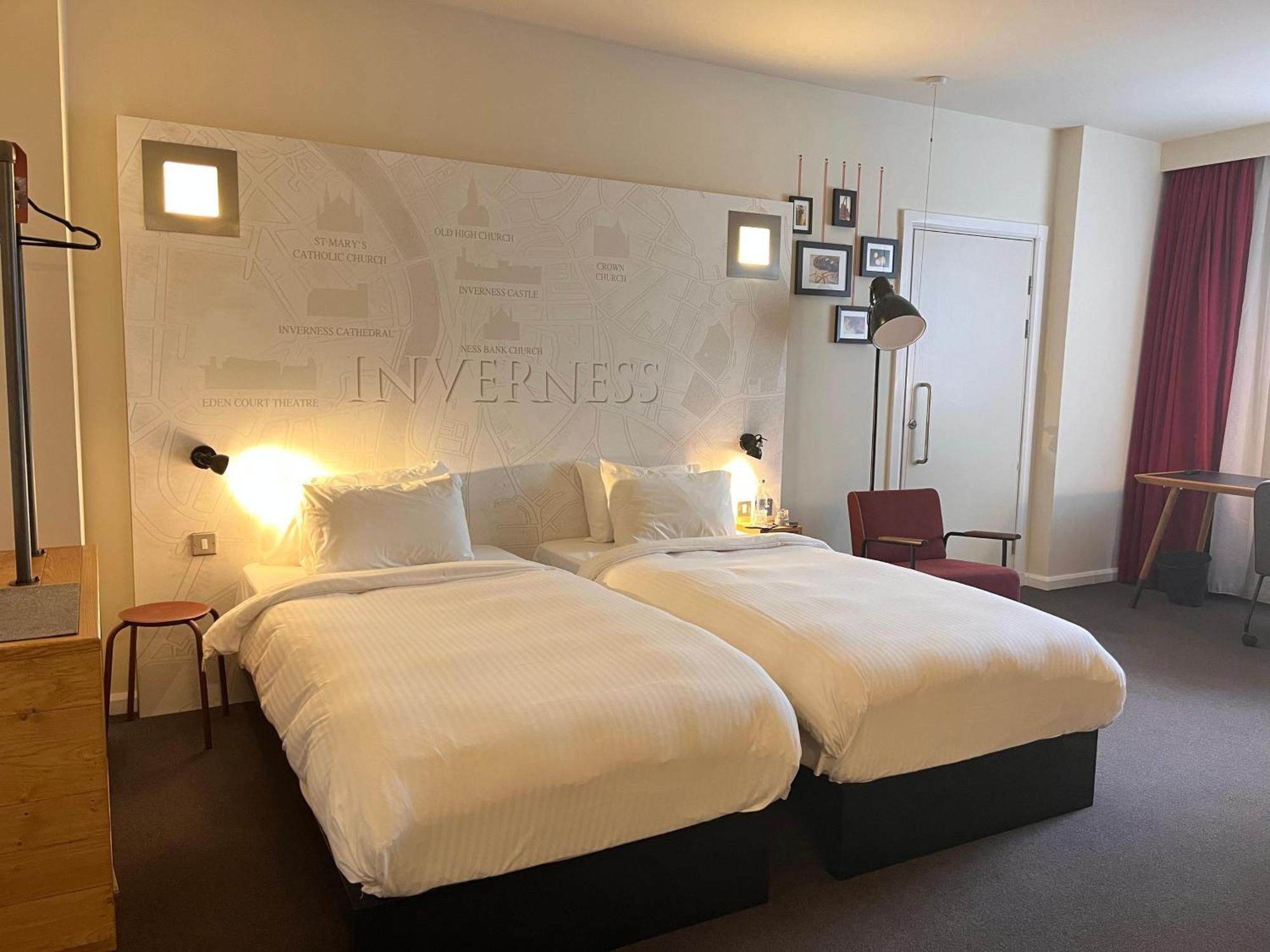 pentahotel Inverness Esterno foto