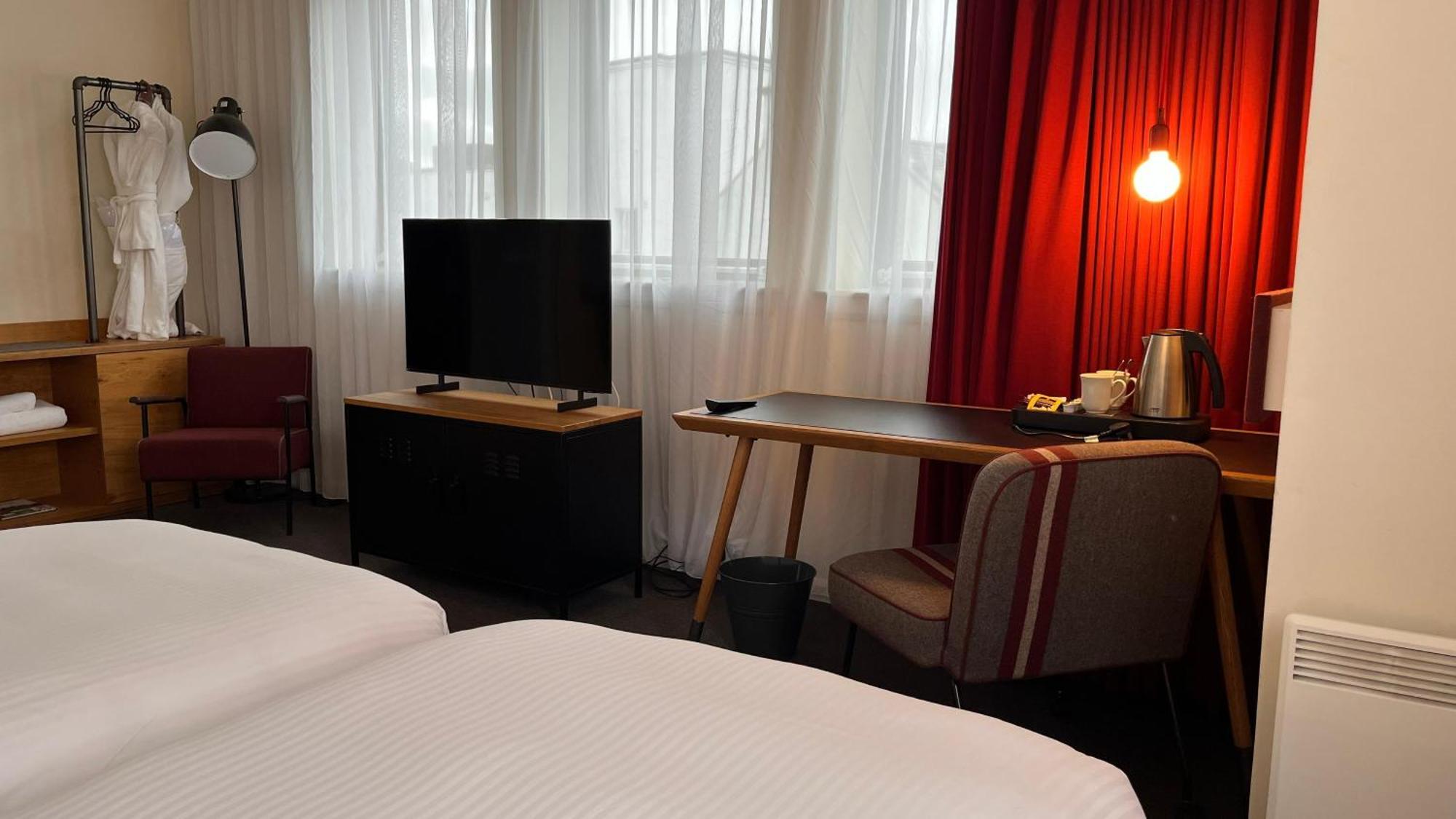 pentahotel Inverness Esterno foto
