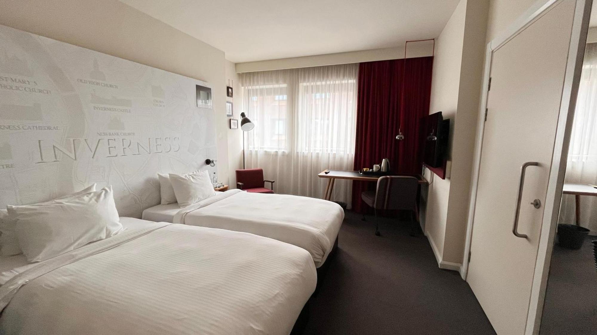 pentahotel Inverness Esterno foto
