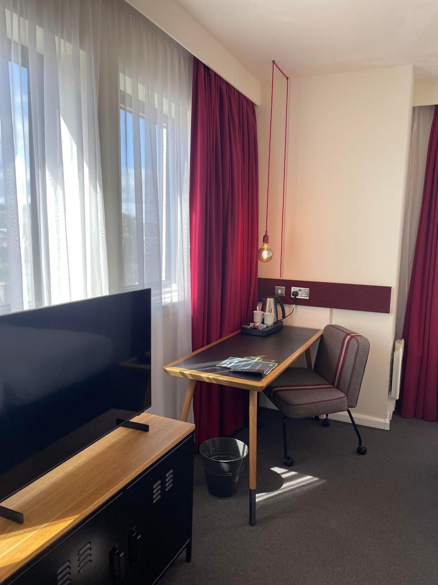 pentahotel Inverness Esterno foto