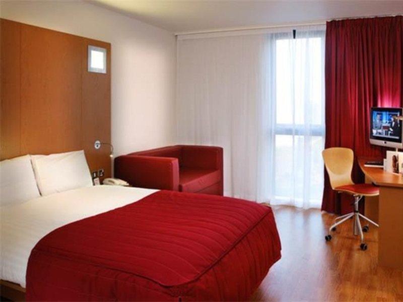 pentahotel Inverness Esterno foto