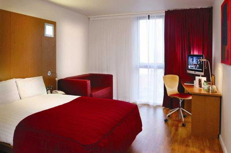 pentahotel Inverness Esterno foto